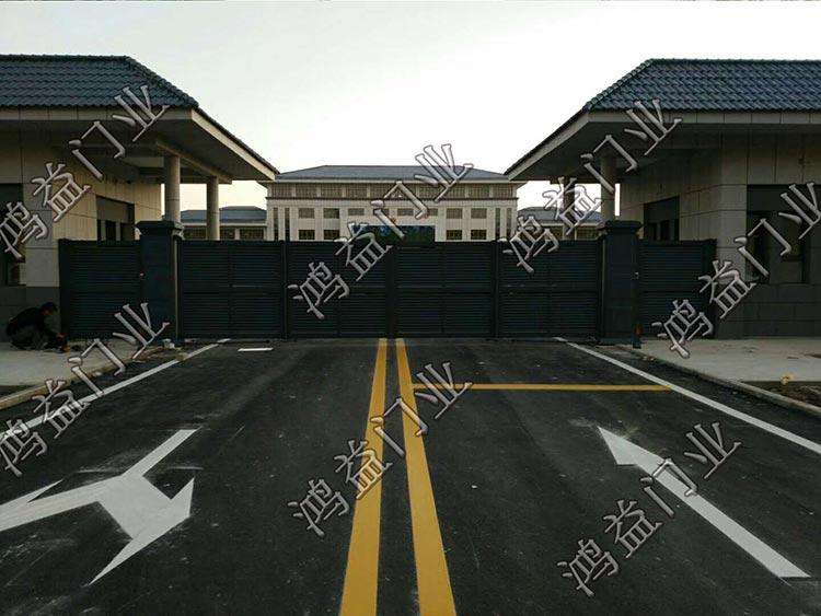 伊犁：百葉折疊門